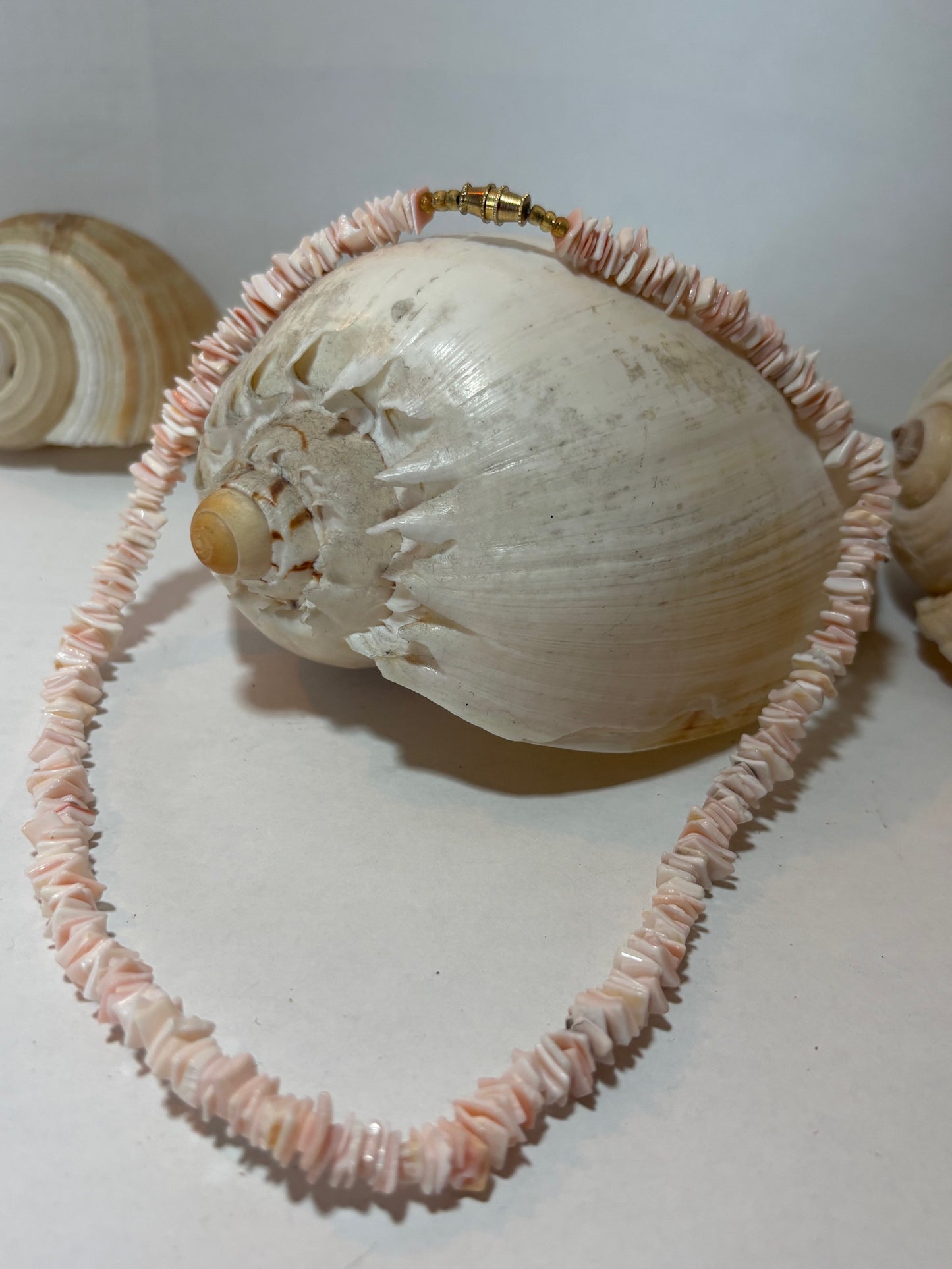 Zarte Vintage-Perlmuttkette aus Muschelmaterial – rosa, 40 cm