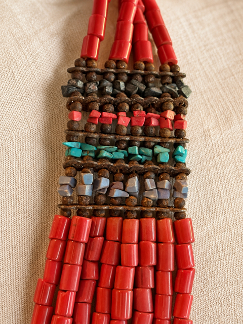 Boho Statement-Kette aus Indien mit farbigen Akzenten und Golden Lemon Grass Räucherstäbchen aus der Kollektion With Love from India