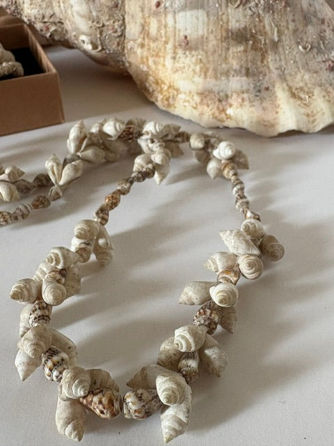 Vintage-Muschelkette aus Naturmuscheln im maritimen Boho-Stil