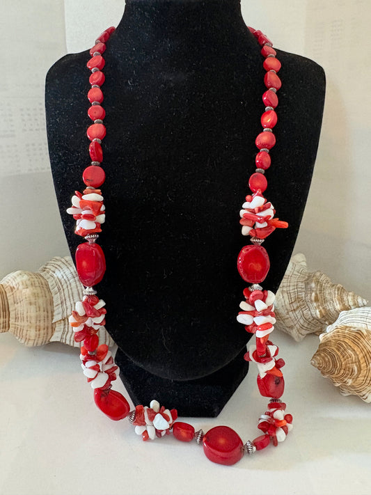 Lange Vintage Korallenkette 70 cm – Organisches Statement Collier in kräftigem Rot