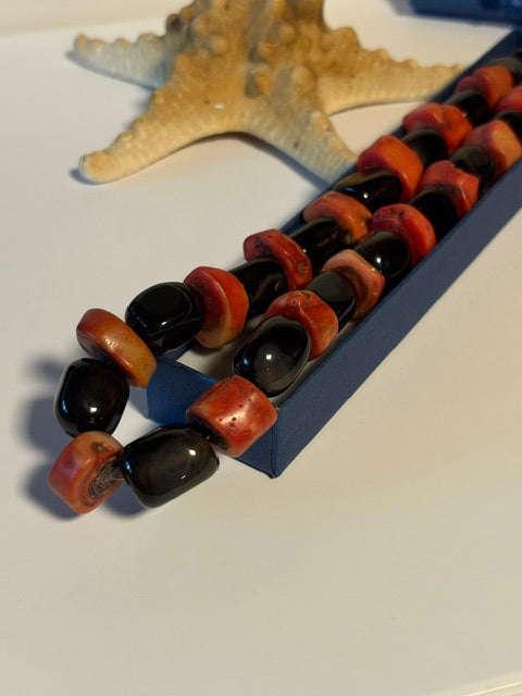 Vintage-Korallenkette mit Onyx