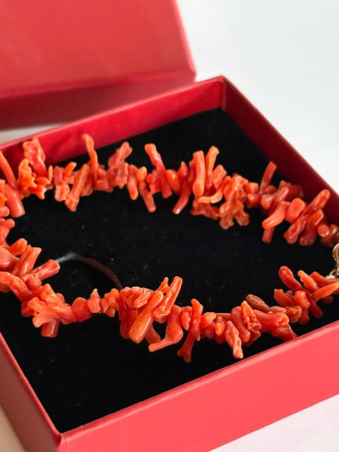 Sanna-Gioielli-Korallenarmband mit originaler roter Schmuckbox