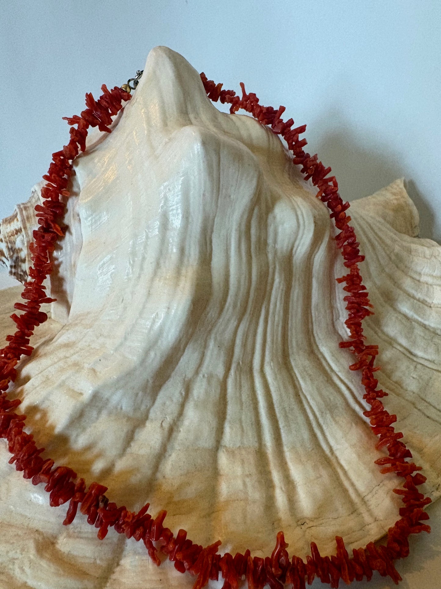 Vintage-Korallenkette – rote Korallenchips, ca. 46,5 cm