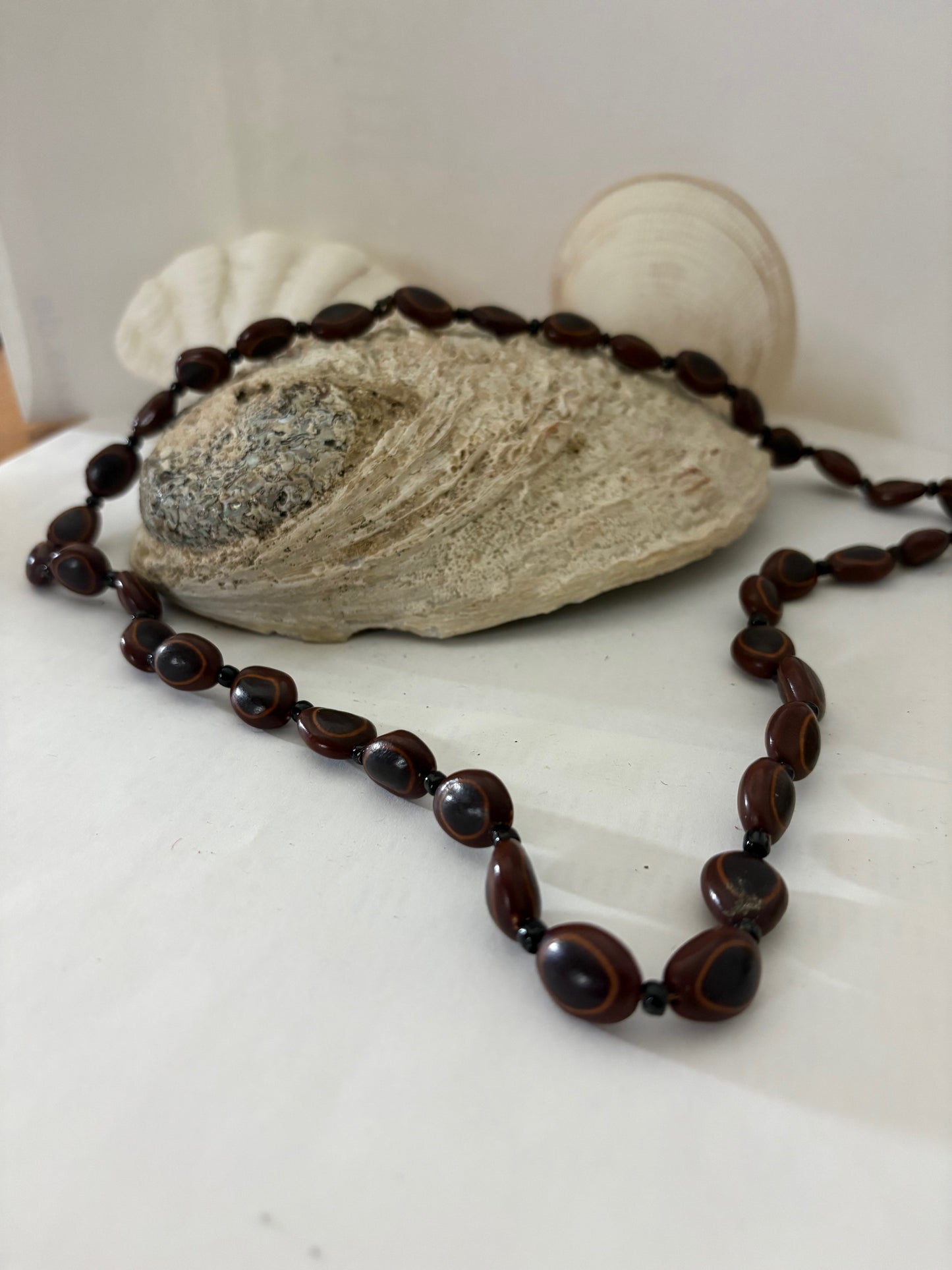 Vintage Samenperlen-Kette 66 cm – Naturmaterial in Braun – Boho Schmuck