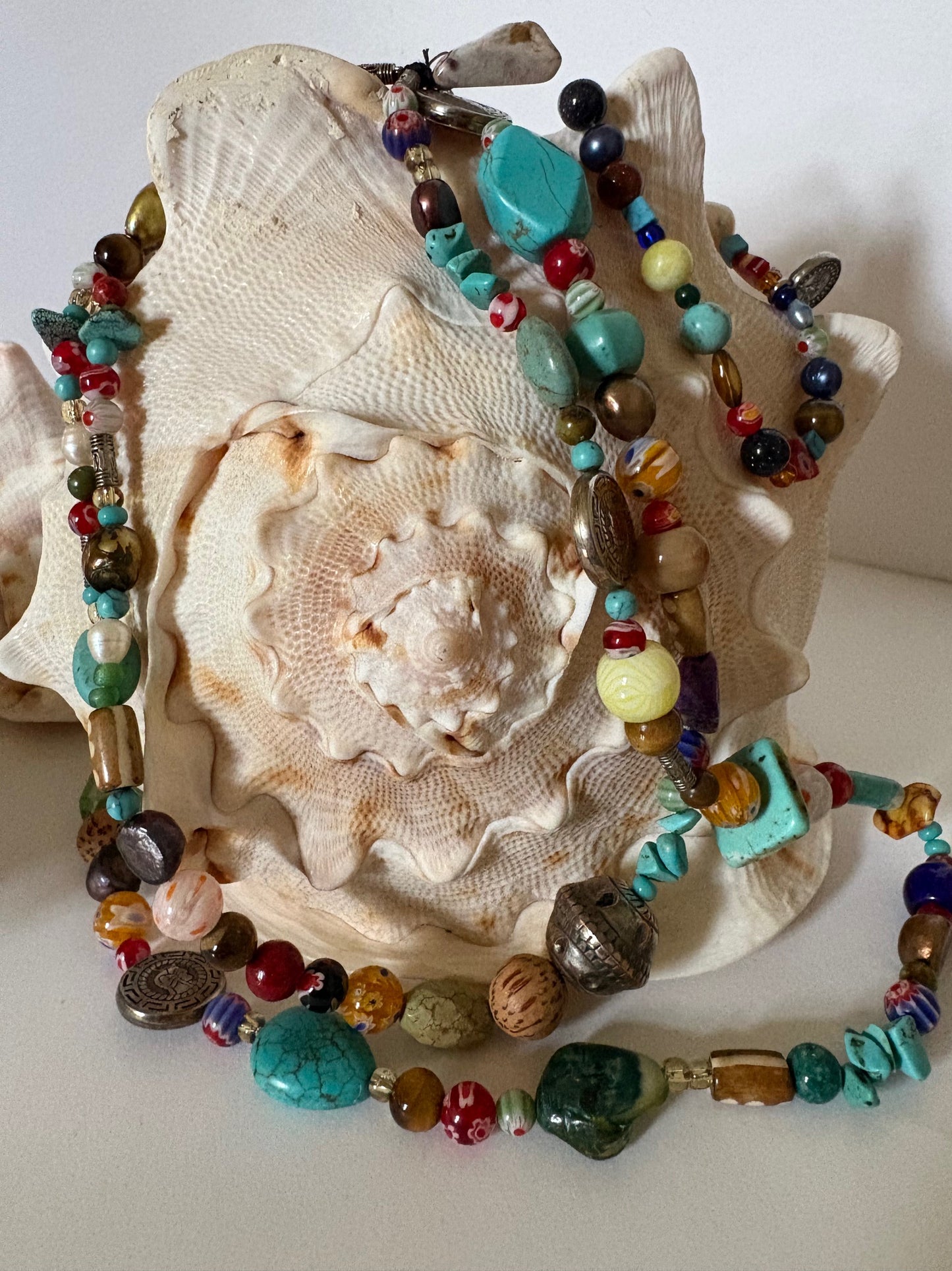 Vintage Schmuckset aus Kette & Armband – echte Steine, bunte Glasperlen & Metallanhänger, ca. 55 cm