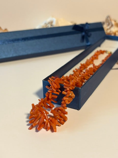 Vintage-Korallenkette Rot in Astform