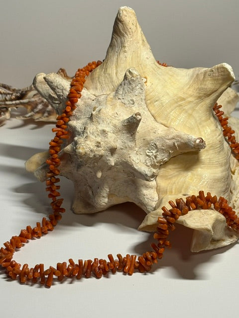 Vintage Korallenkette in Rot und Rotorange als lange Endloskette