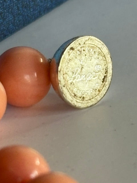 Innenseite des Magnetverschlusses mit Lange Austria Schriftzug und sichtbaren Gebrauchsspuren
